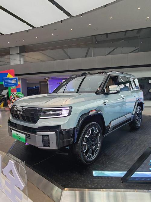 成都118比亚迪方程豹硬派越野的爆款，英菲尼迪35周年与你共成长